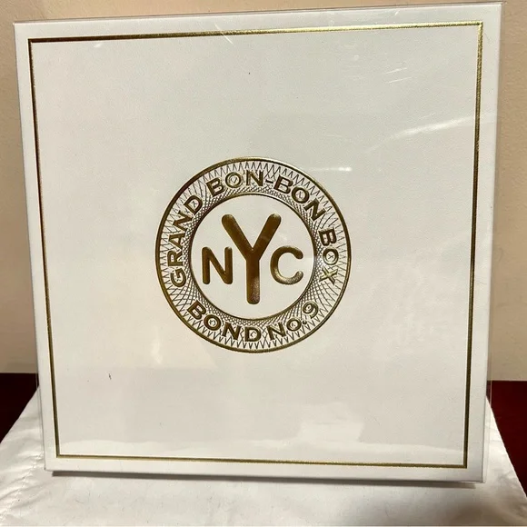 BOND NO. 9 Travel Size Deluxe Refillable Purse Spray- NOT SAMPLES. - Picture 3 of 4